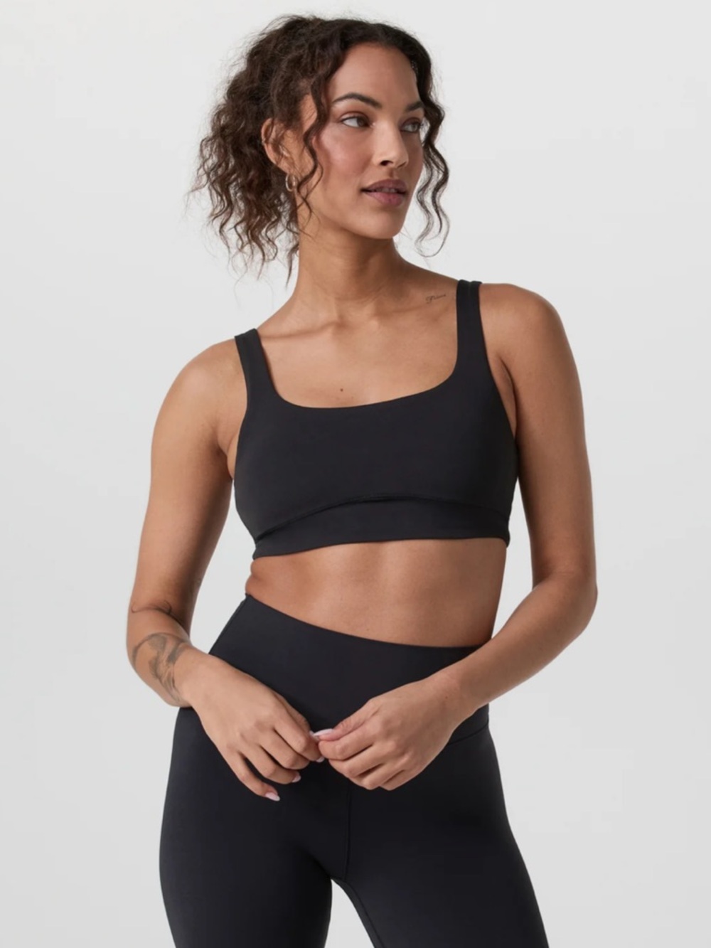 NWT Vuori All The Form Bra Size Medium Women’s in Black - Picture 8 of 11